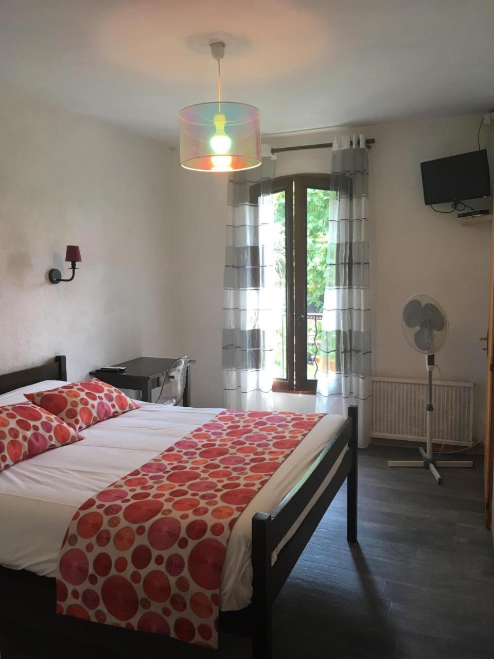 Auberge De Rustreou Rustrel Eksteriør billede